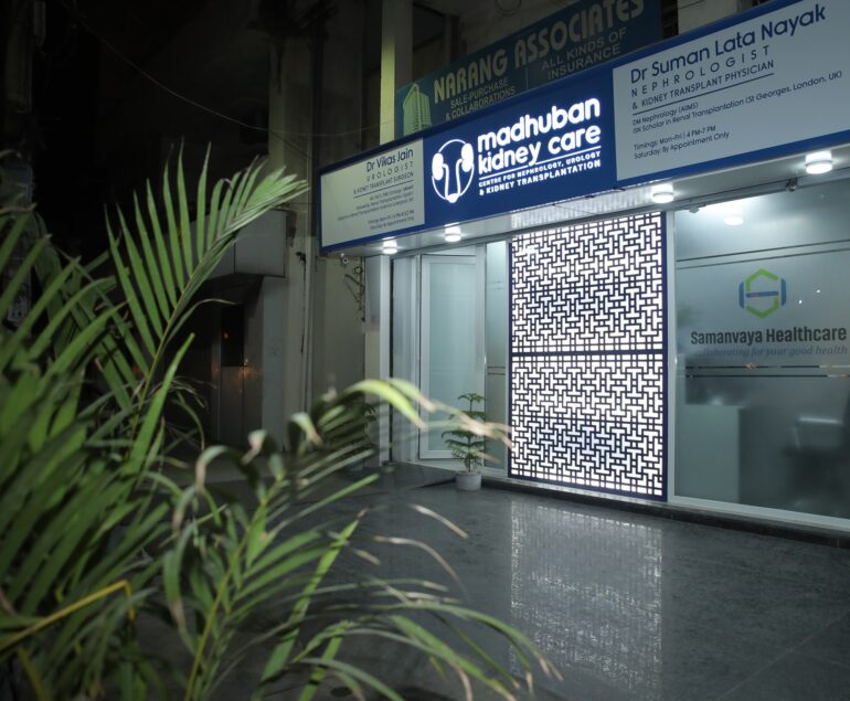 Contact top kidney specialists in Delhi NCR